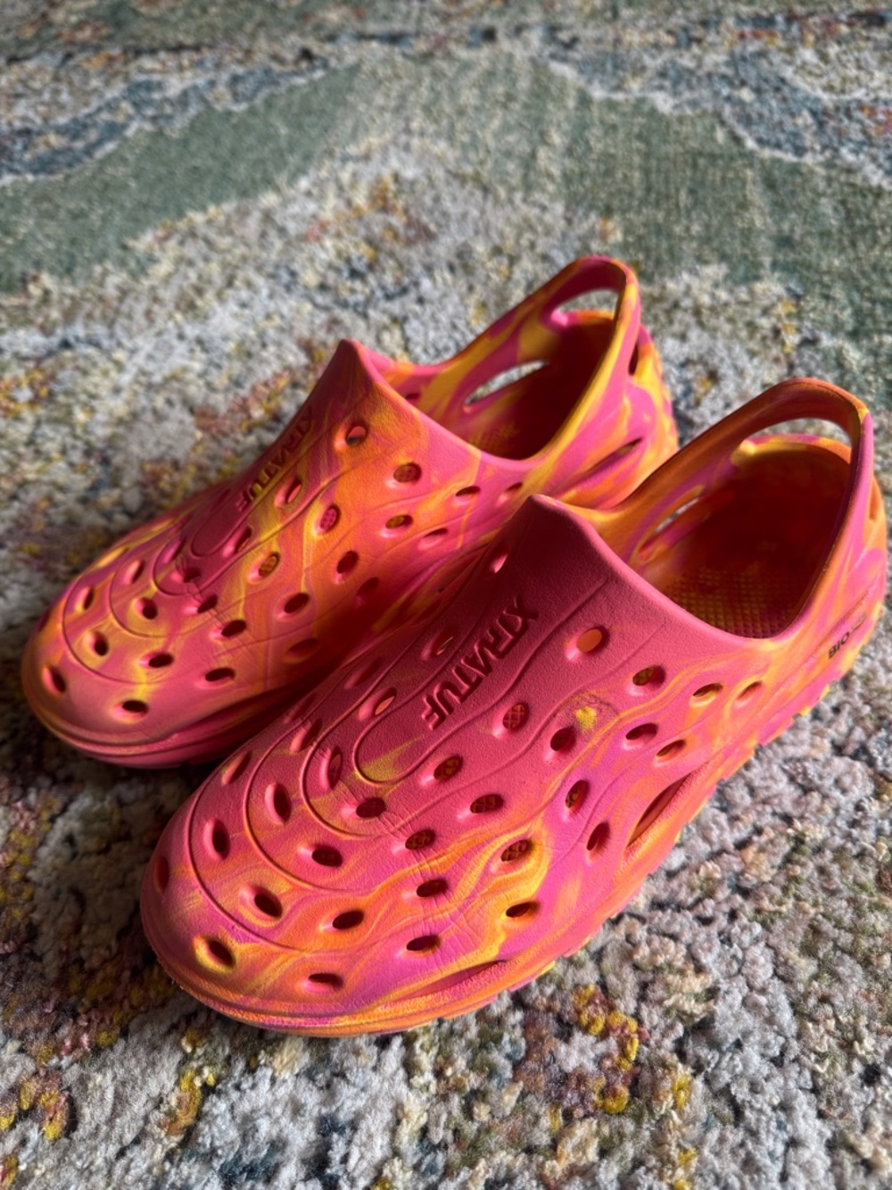 XTRATUF Riptide Sandal in SZ 5M YOUTH IN COLOR LAVA…worn only a couple of times.